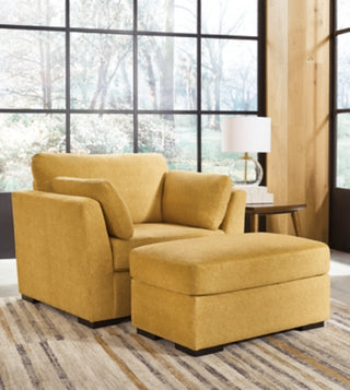 Keerwick Sofa, Loveseat, Ottoman and 2 Chairs