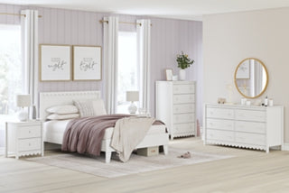 Hallityn Full Panel Platform Bed